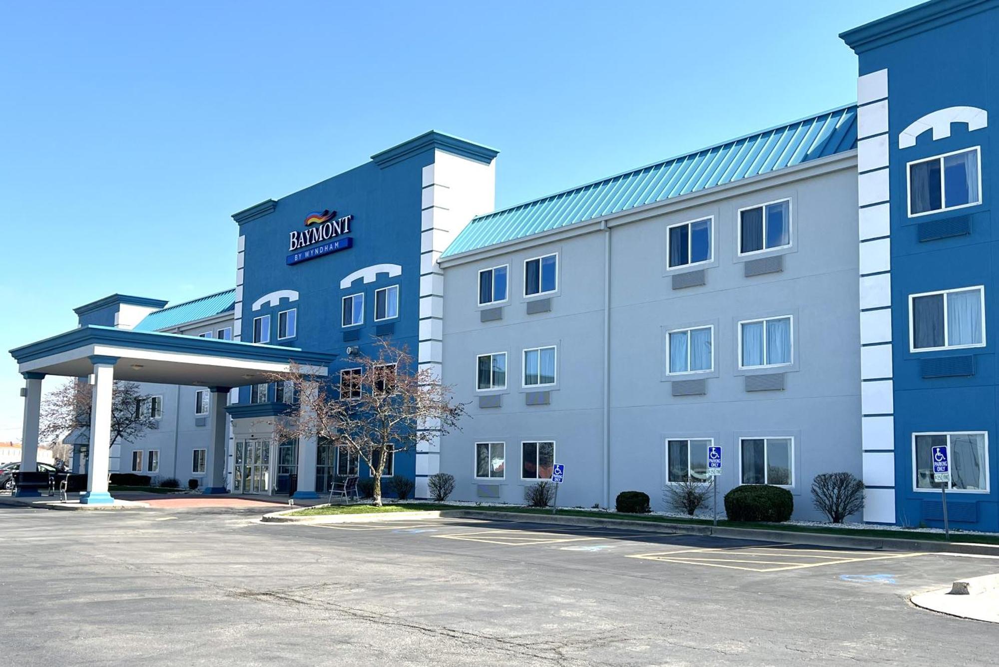 Baymont By Wyndham Litchfield Hotel Bagian luar foto