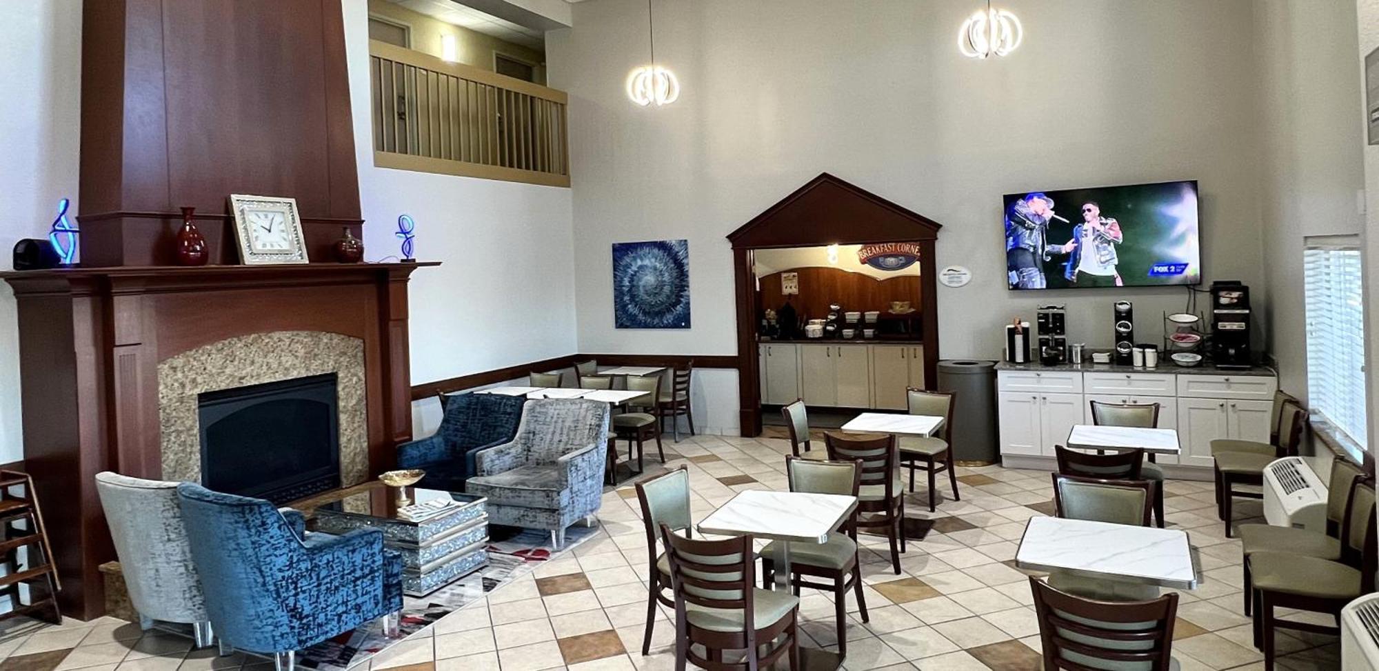 Baymont By Wyndham Litchfield Hotel Bagian luar foto
