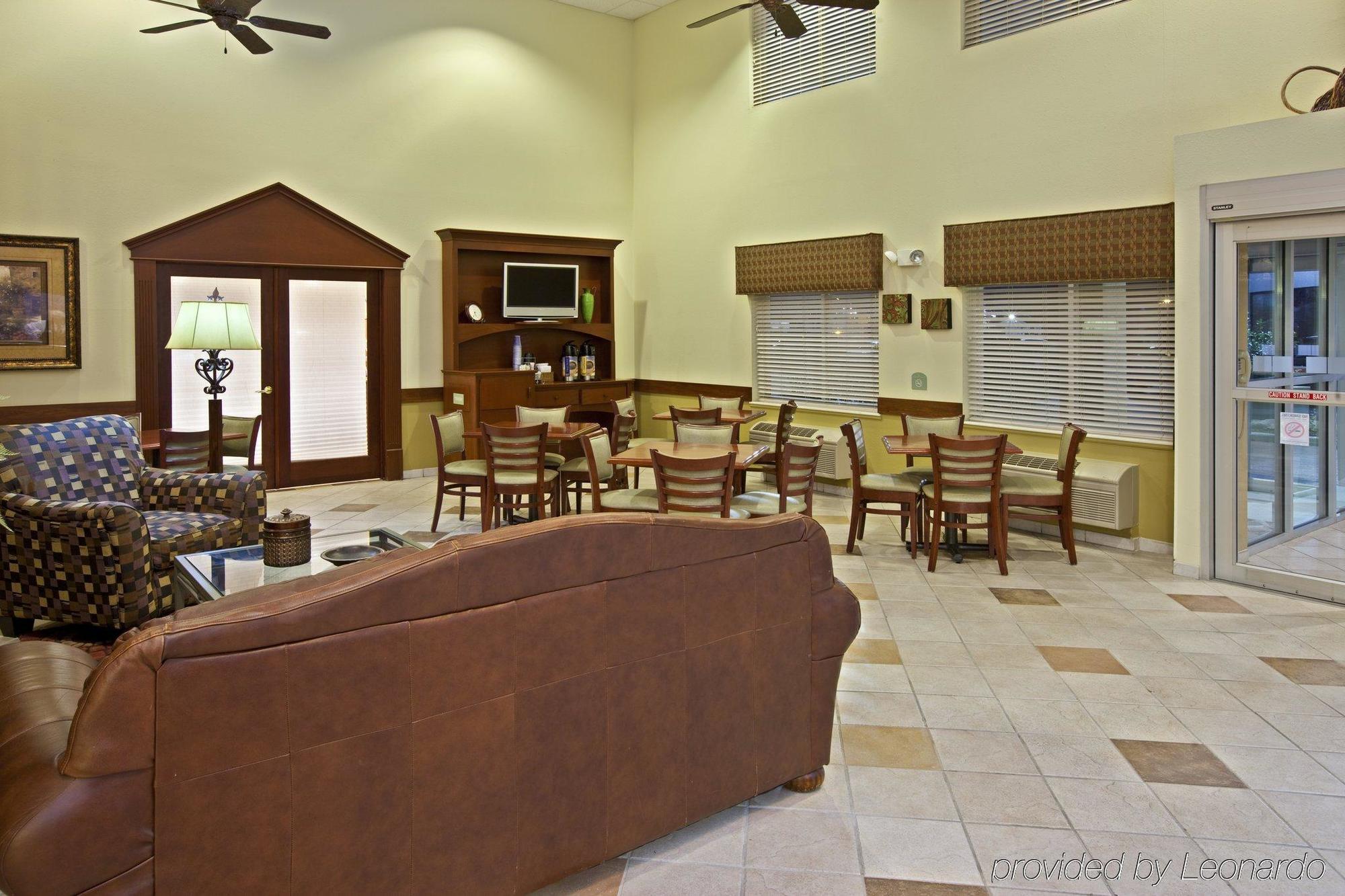 Baymont By Wyndham Litchfield Hotel Interior foto