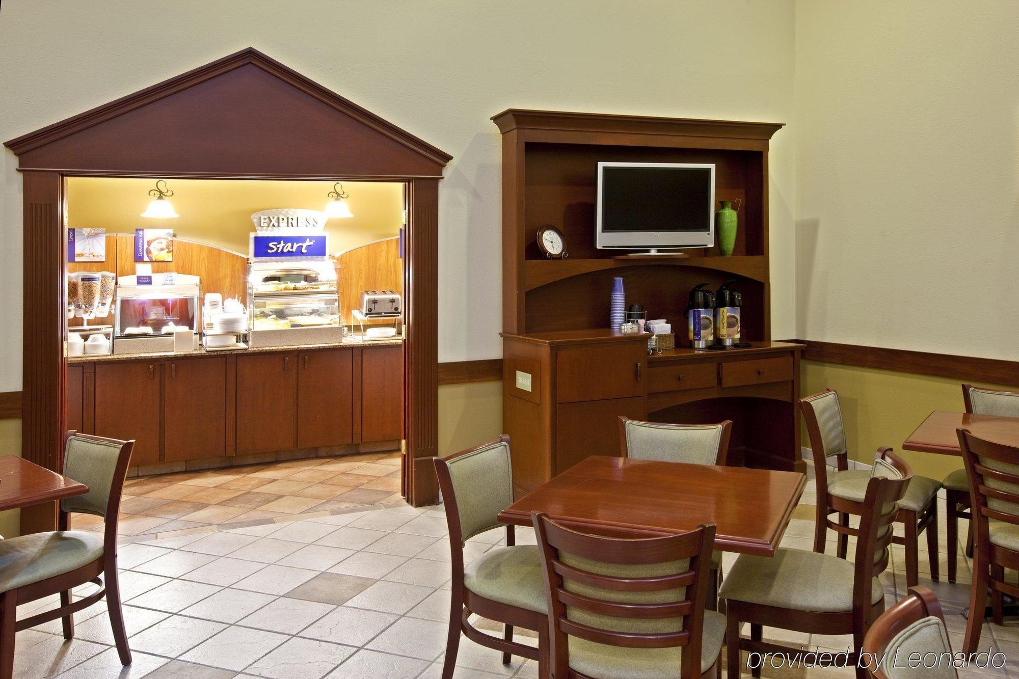 Baymont By Wyndham Litchfield Hotel Bagian luar foto