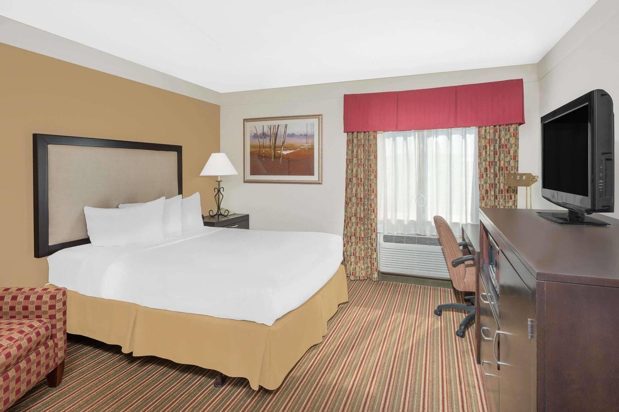 Baymont By Wyndham Litchfield Hotel Bagian luar foto